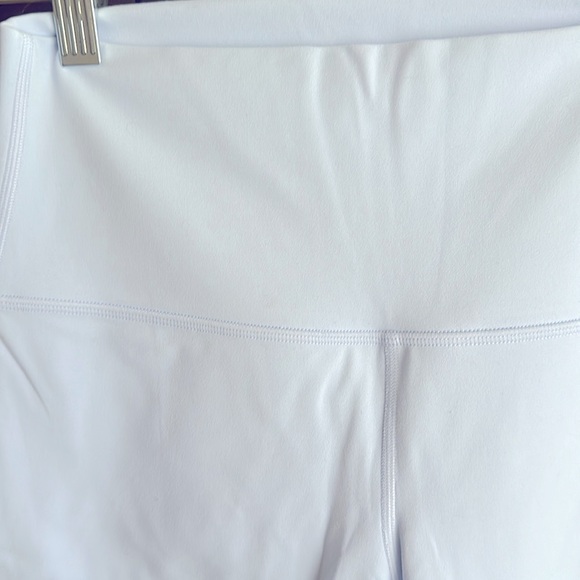 NWOT Lululemon periwinkle leggings. - Picture 2 of 5